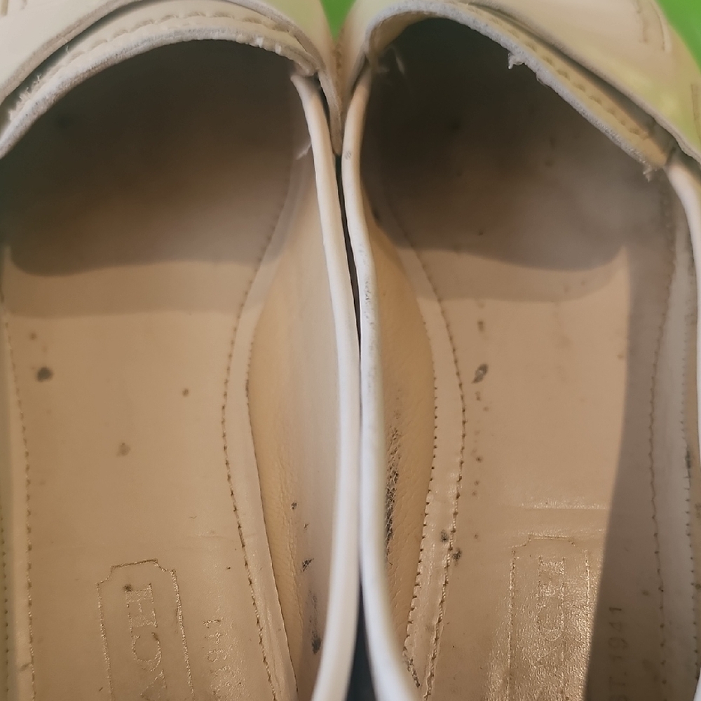 Coach Cream Moccasin-Style Flats with Classic Design - Picture 15 of 17